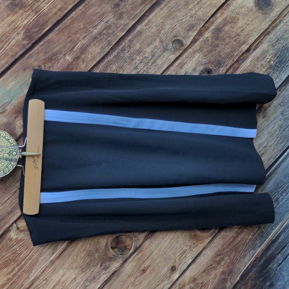 Jones New York stretch black lined skirt 10